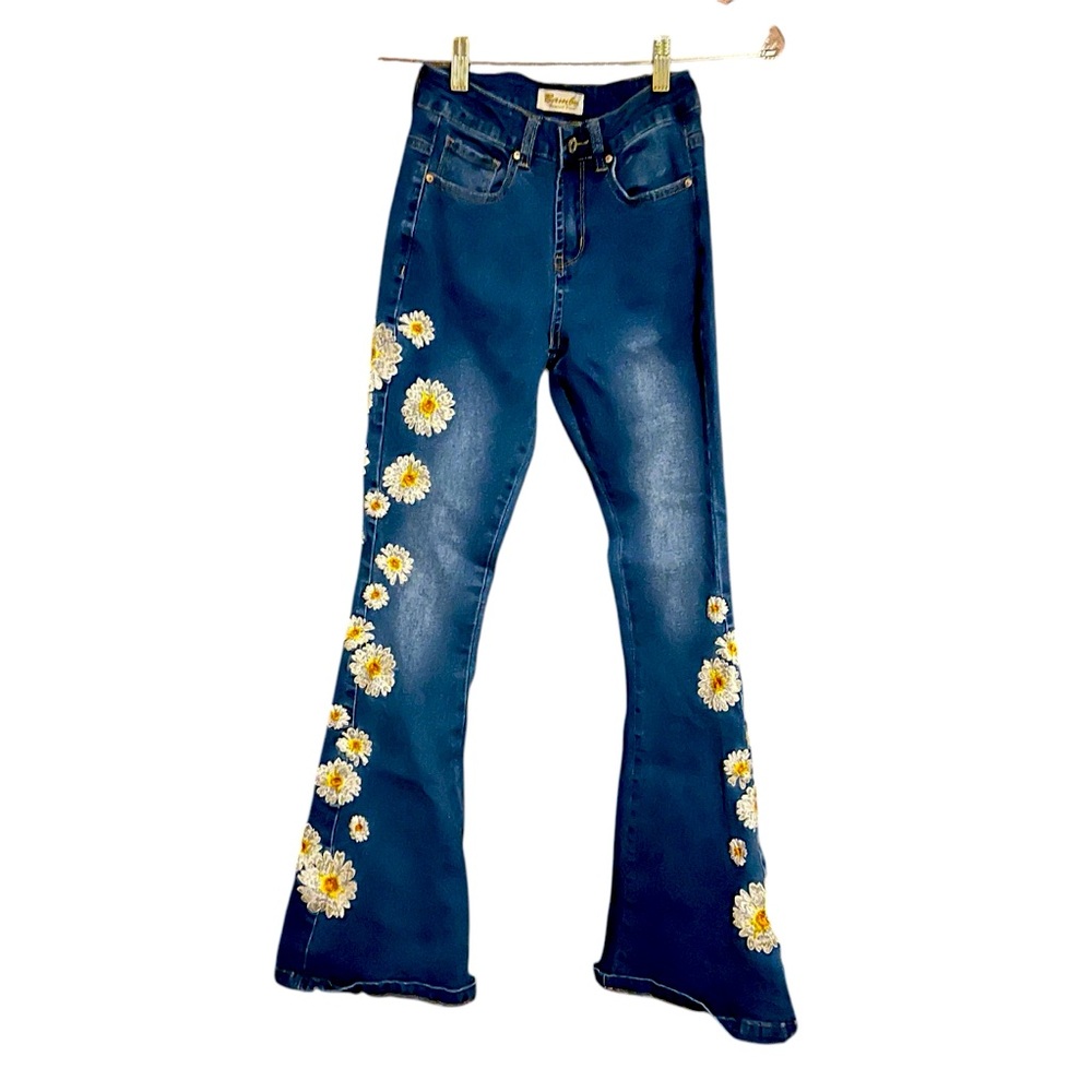 Bamboo jeans woman’s boho hippie wide flares SZ 1 distressed thigh daisy cascade